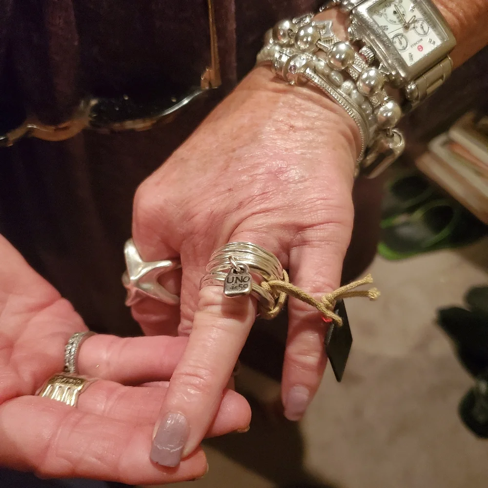 Uno de 50 duo prisoner ring firm with extra adj bracelet firm